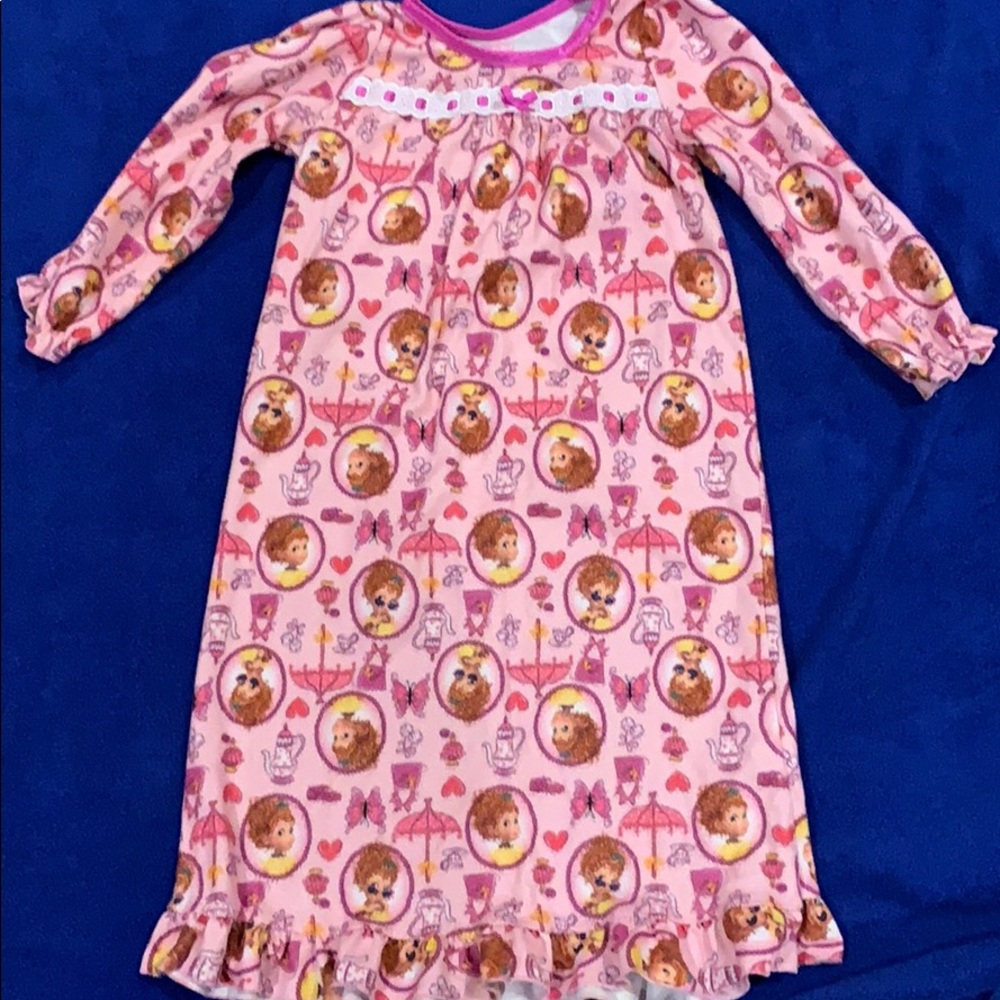 Girls long sleeve Fancy Nancy nightgown.